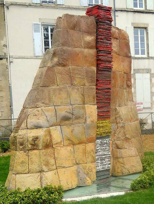 Jean-Pierre Viot, Sculpture du bicentenaire, place François Mitterrand, La Roche-sur-Yon. Photo : William Chevillon